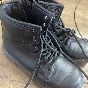 Dr martens combat boots boys